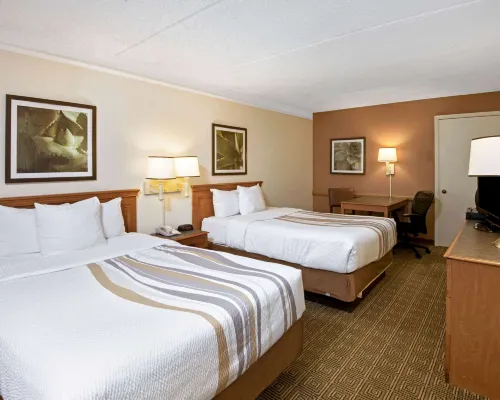 La Quinta Inn by Wyndham San Antonio Market Square Hotels near Downtown - Riverwalk