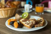 The Originals Access, Hôtel Clermont-Ferrand Nord Hotels in Riom