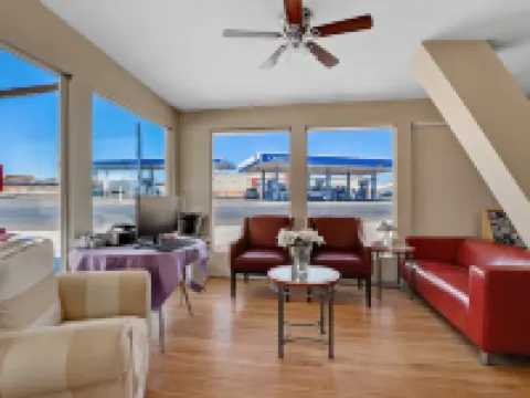 レッド ルーフ イン ニードルズ ニードルズのホテル