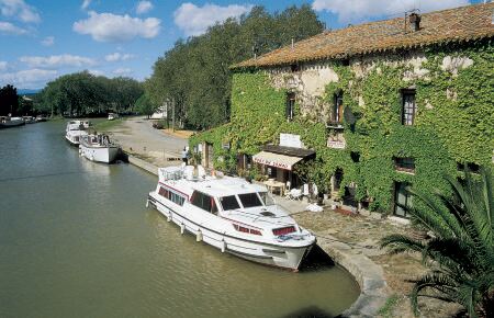 L'Octroi, Village House with Patio Отели в г. Ферраль-Ле-Корбьер