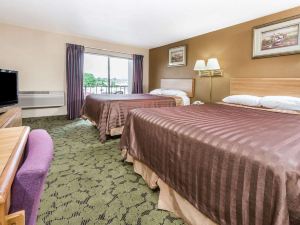 Travelodge by Wyndham Bloomington