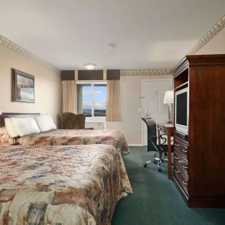 Travelodge by Wyndham Kamloops Mountview Hotels in Kamloops