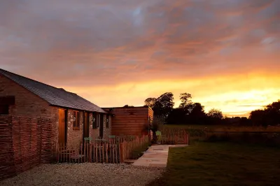 Mr & MRS Smith Artist Residence Oxfordshire Hotels near The Glass Tank