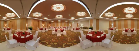 Four Points by Sheraton Hotel & Serviced Apartments, Pune Отели рядом с Аэропорт Логеджаон