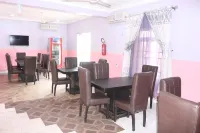 Grand Decent Hotel and Suites