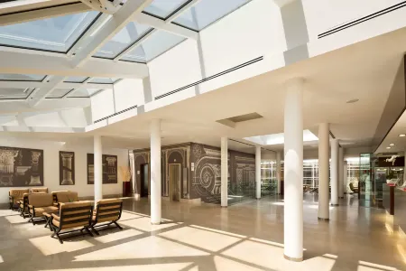 UNA HOTELS Bologna San Lazzaro Отели рядом с достопримечательностью «Museo Lamborghini»