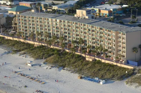 Days Inn by Wyndham Panama City Beach/Ocean Front