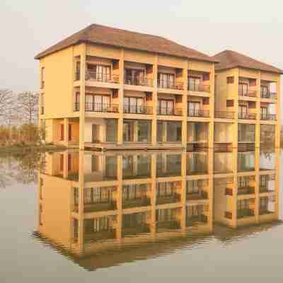 梅格郝麗謝萊奇旺國家公園 - 泰及野生動物園山林小屋 Hotel Exterior