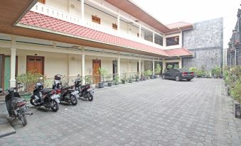 RedDoorz Near XT Square Yogyakarta