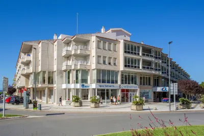 Apartamentos Centremar Hotels near Platja de l'Estartit