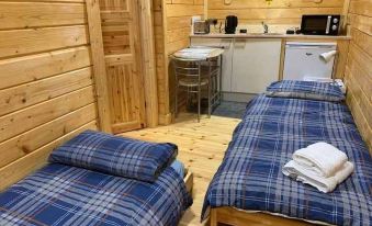 Immaculate Cabin 5 Mins to Inverness Dogs Welcome - Housity