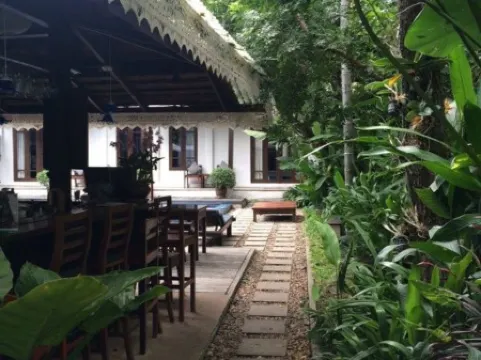 Banthai Village