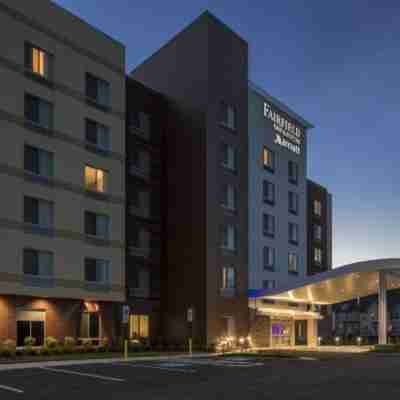 Fairfield Inn & Suites Pittsburgh North/McCandless Crossing Hotel Exterior