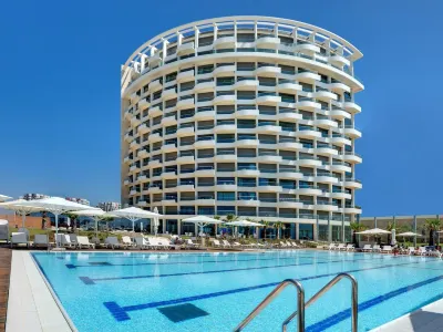Play Hatzuk Beach Hotels in Herzliya