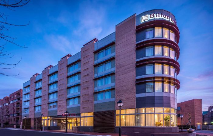 Hilton Garden Inn Alexandria Old Town National Harbor