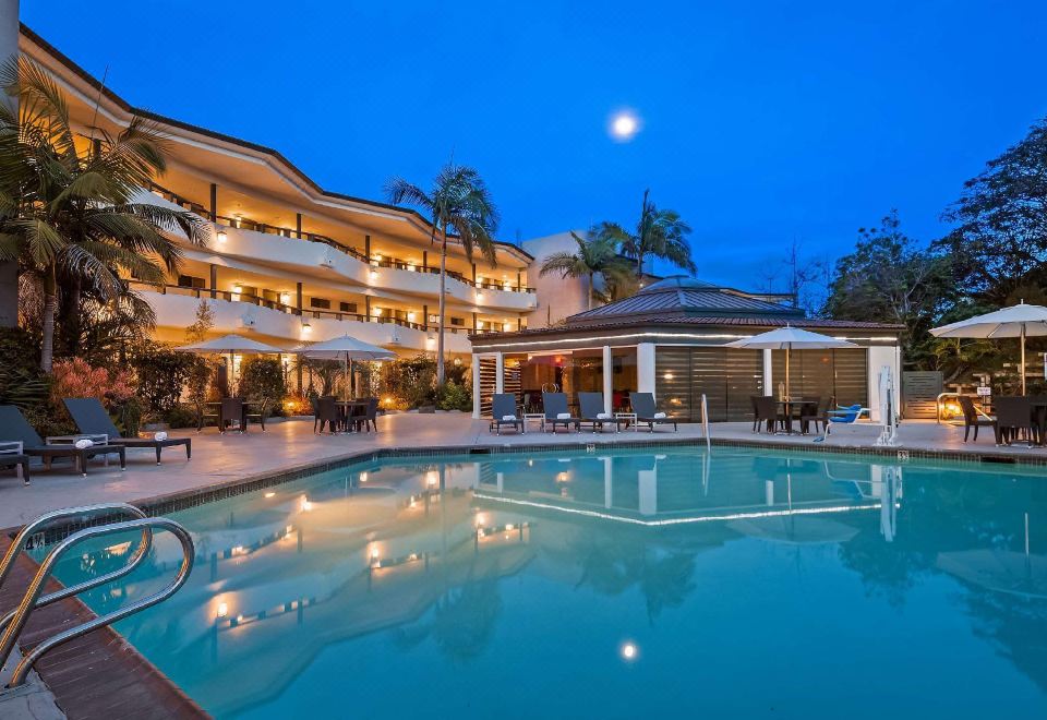 Best Western Encinitas Inn and Suites at Moonlight Beach Over view