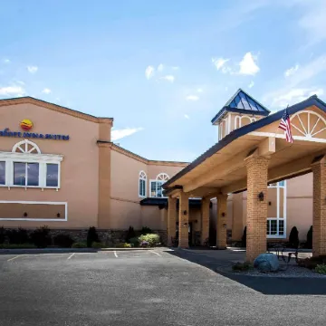 Comfort Inn & Suites Plattsburgh - Morrisonville
