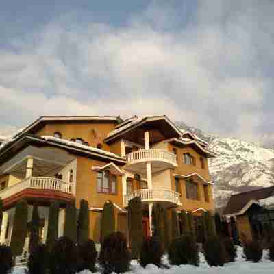Himalayan Resorts Hotel Exterior