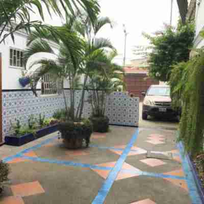 El Patio Suites Hotel Exterior