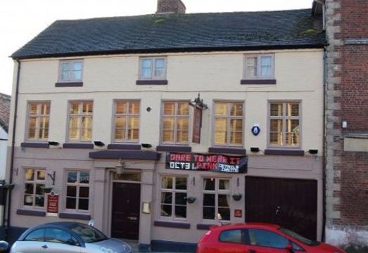 Kings Arms Hotel - Housity