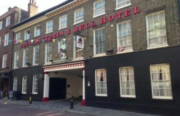 皇家維多利亞與布爾酒店