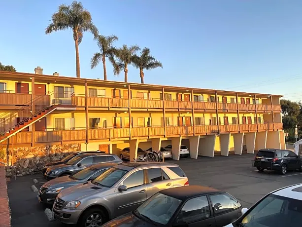 Seahorse Inn Hotels near Slauson Super Mall