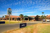 세르반테스 피너클스 모텔 Old Jurien Bay Skate Park 주변 호텔