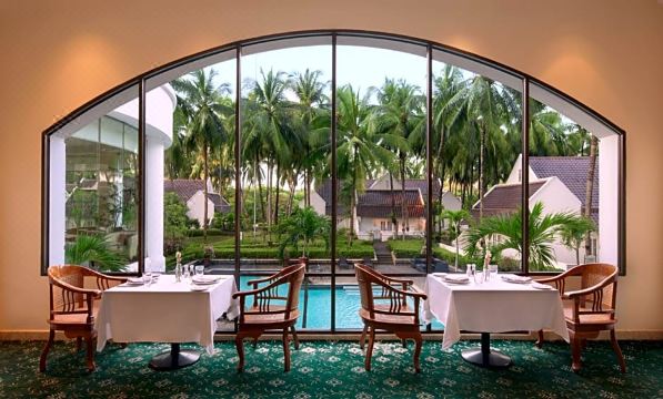 Hotel Aryaduta Lippo Village Hotel Overview