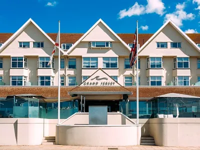 Grand Jersey Hotel and Spa Hotel dekat St Helier's Town Hall