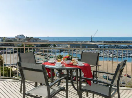 Jaume II Отели рядом с достопримечательностью «Calistenia Park»