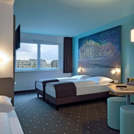 B&B HOTEL Wien-Hbf Отели рядом с достопримечательностью «Железнодорожная станция Реннвег»