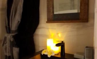 Suite Room Jacuzzi Sauna Privatif illimite Clisson