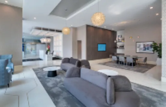 Level Chicago - Old Town