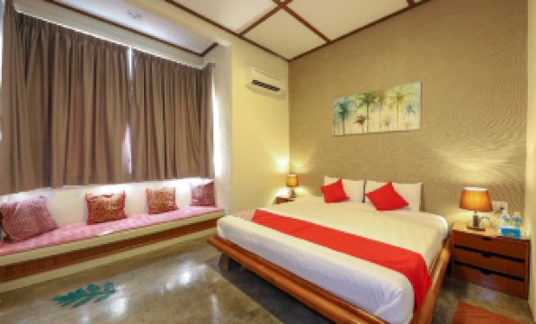 OYO 90297 Ivory Hotel & Resort - Housity