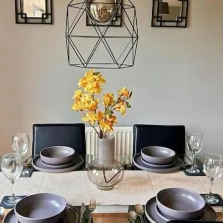 Modern 3Br House for Contractors