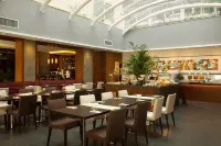 The George, Urban Boutique Hotel - Parkering