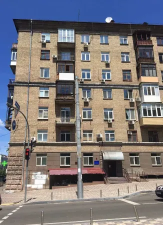 Hotel Status Apartments Отели рядом с достопримечательностью «Андреевский спуск»