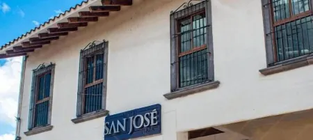 Hotel San José Plaza Coatepec Отели в г. Коатепек