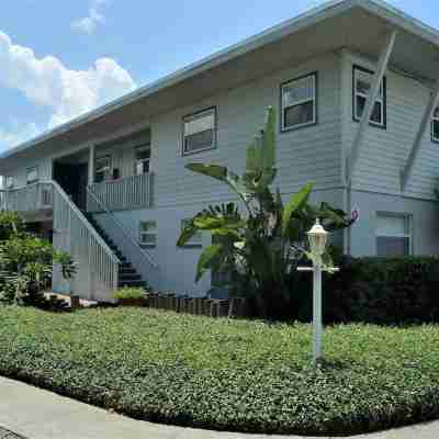 Hontoon Landing Resort & Marina Hotel Exterior