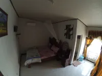 JS Laut Homestay Karimunjawa Hotels near Kampoeng Bule