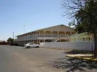 Victorian Inn Midland - Motels
