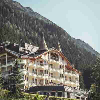 Schlosshotel Ischgl 5-Sterne Superior Hotel Exterior