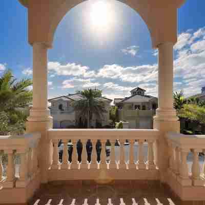 Maison Privee - Palm Jumeirah Beach Front XL Villa w/Prvt Pool Others