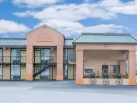 Super 8 by Wyndham Marion NC Hotels in McDowell County