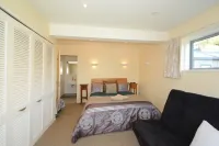 Baldwin Street Bnb