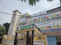 La Tana Hotel Hotel di Baratajaya