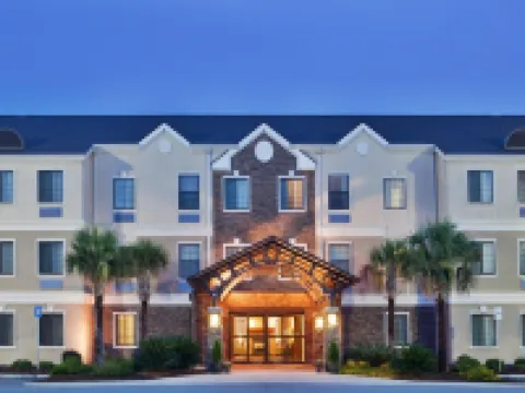 コンフォート イン & スイーツ サバンナ エアポート サバンナのホテル