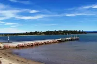 Beach Baby Hotels in Coles Bay