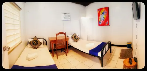 Shanedel's Inn & café