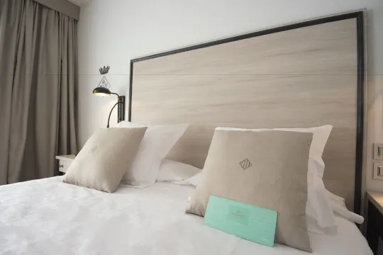 Parador de Lleida Habitaciones Photos